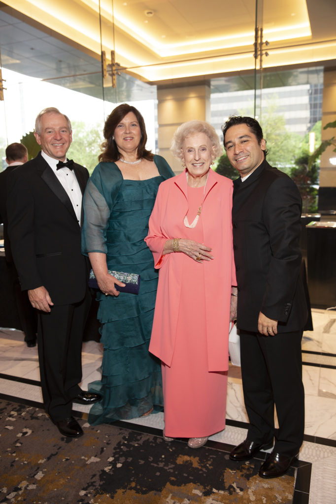 Pat & Barbara McCelvey, Jan Barrow, Andrés Orozco-Estrada at the Houston Symphony Ball. (Photo by Jenny Antill)