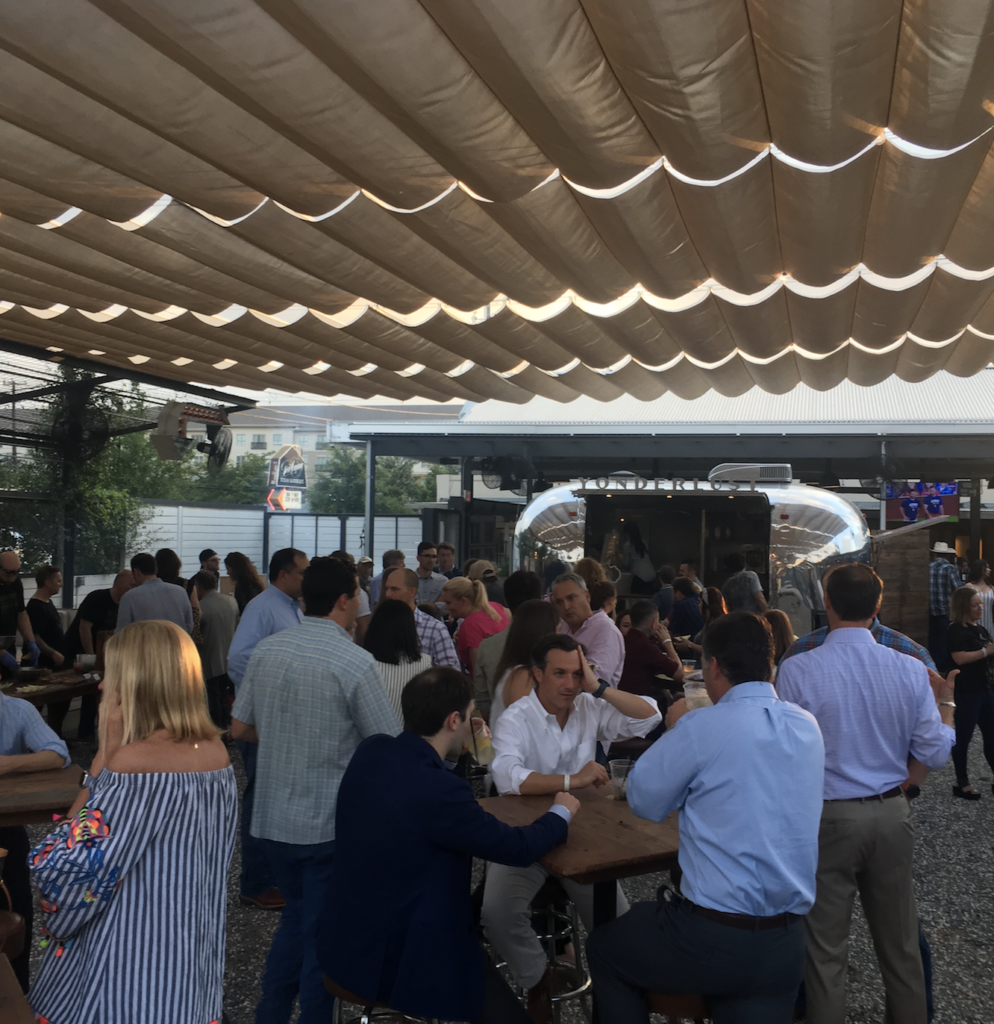 The dinner drew quite the crowd.