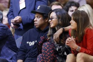 beyonce and jay-z at rockets game