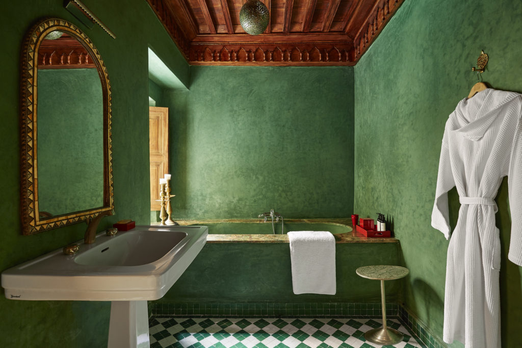 Rich colors abound even in bathrooms. (Photo by Kasia Gatkowska)