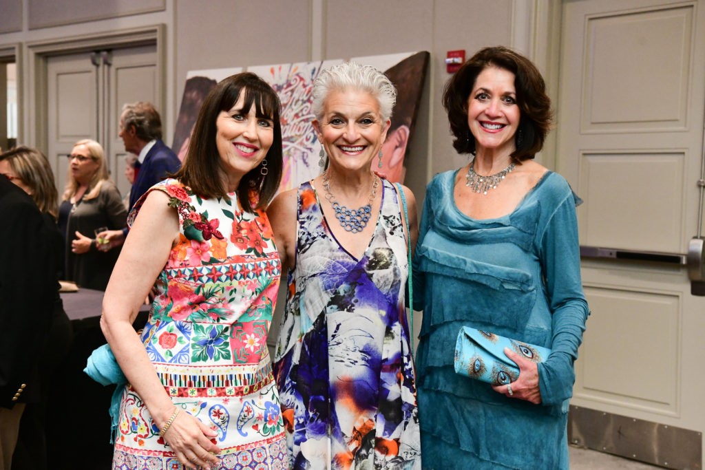 Cheryl Levy, Susan Farb Morris, Dee Dee Dochen at JFS LiVE! 2019 (Photo by Daniel Ortiz)