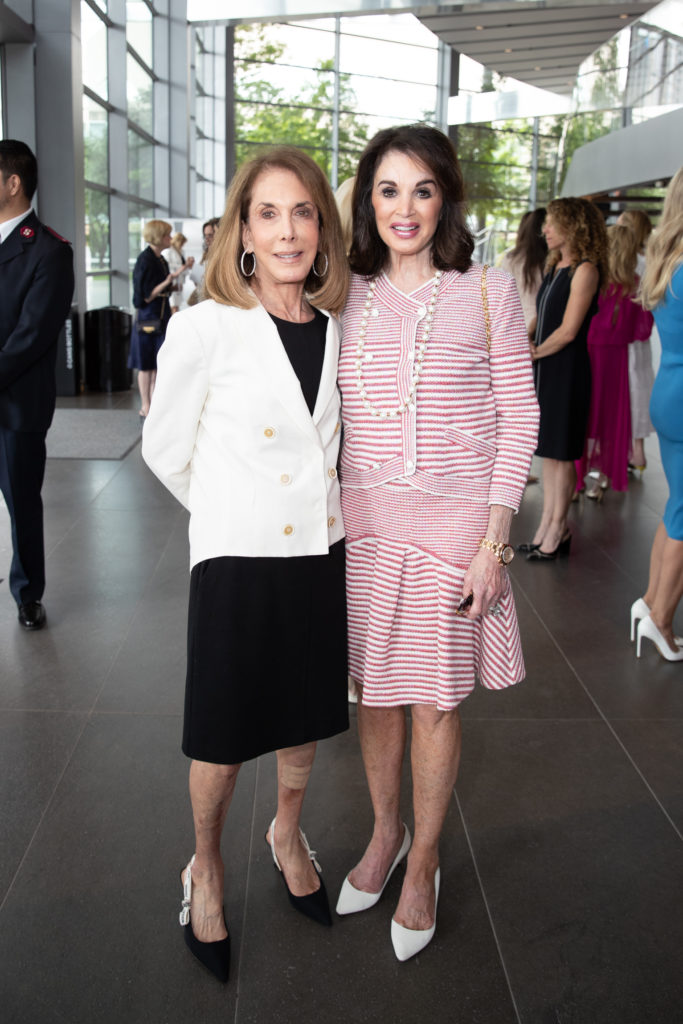 Susu Meyer, Lana Andrews (Photo by Dana Driensky, Daniel Driensky)