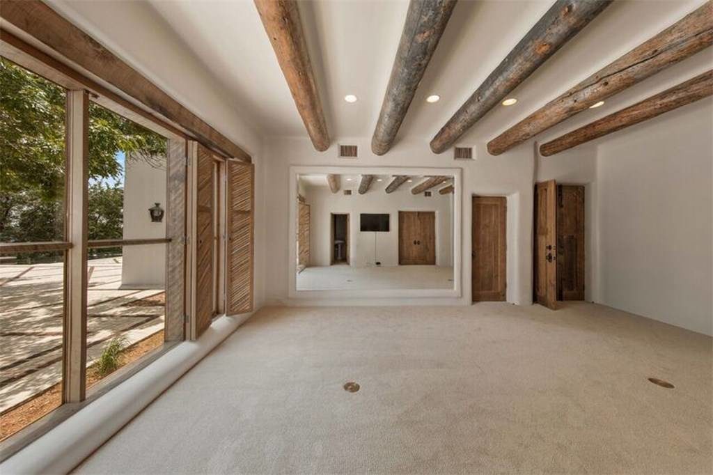 The mansion is expansive at over 7,000 square feet. 