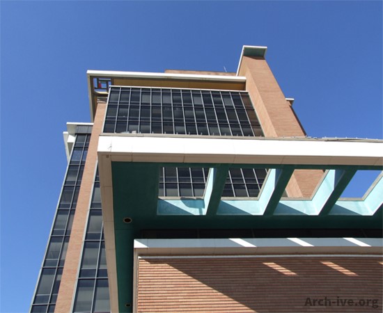 The building was very modern for its time. (Phot by The Arch-ive)