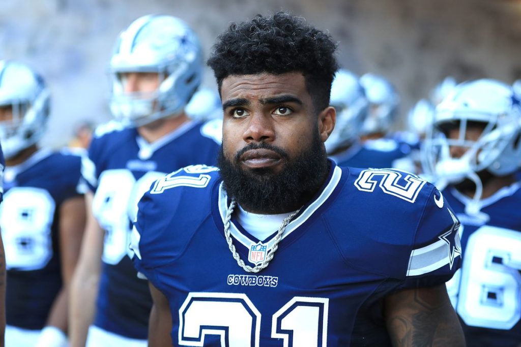 Zeke Elliott is headlining Dallas' first SportsCon.