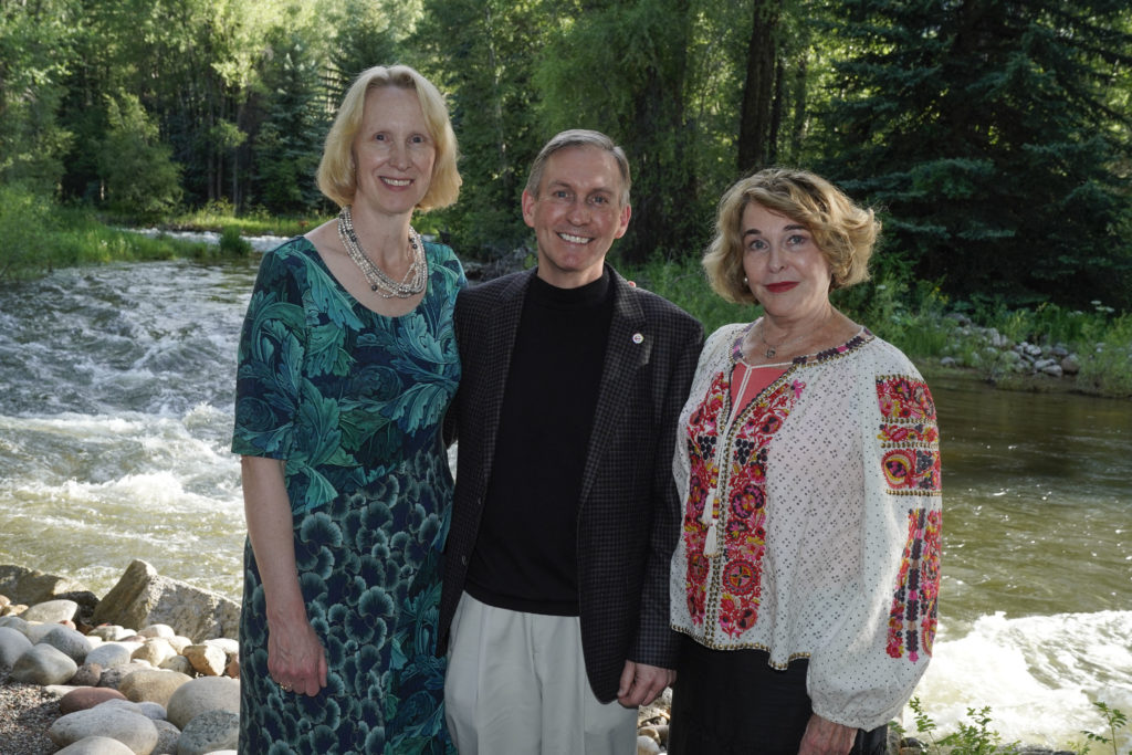 Dr. Katherine Pisters, Dr. Peter Pisters, Barbara Hines
 (Photo by Riccardo Savi)