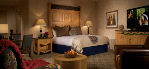 A junior suite room at the Hilton Santa Fe Buffalo Thunder Resort (Photo by TOURISM Santa Fe)