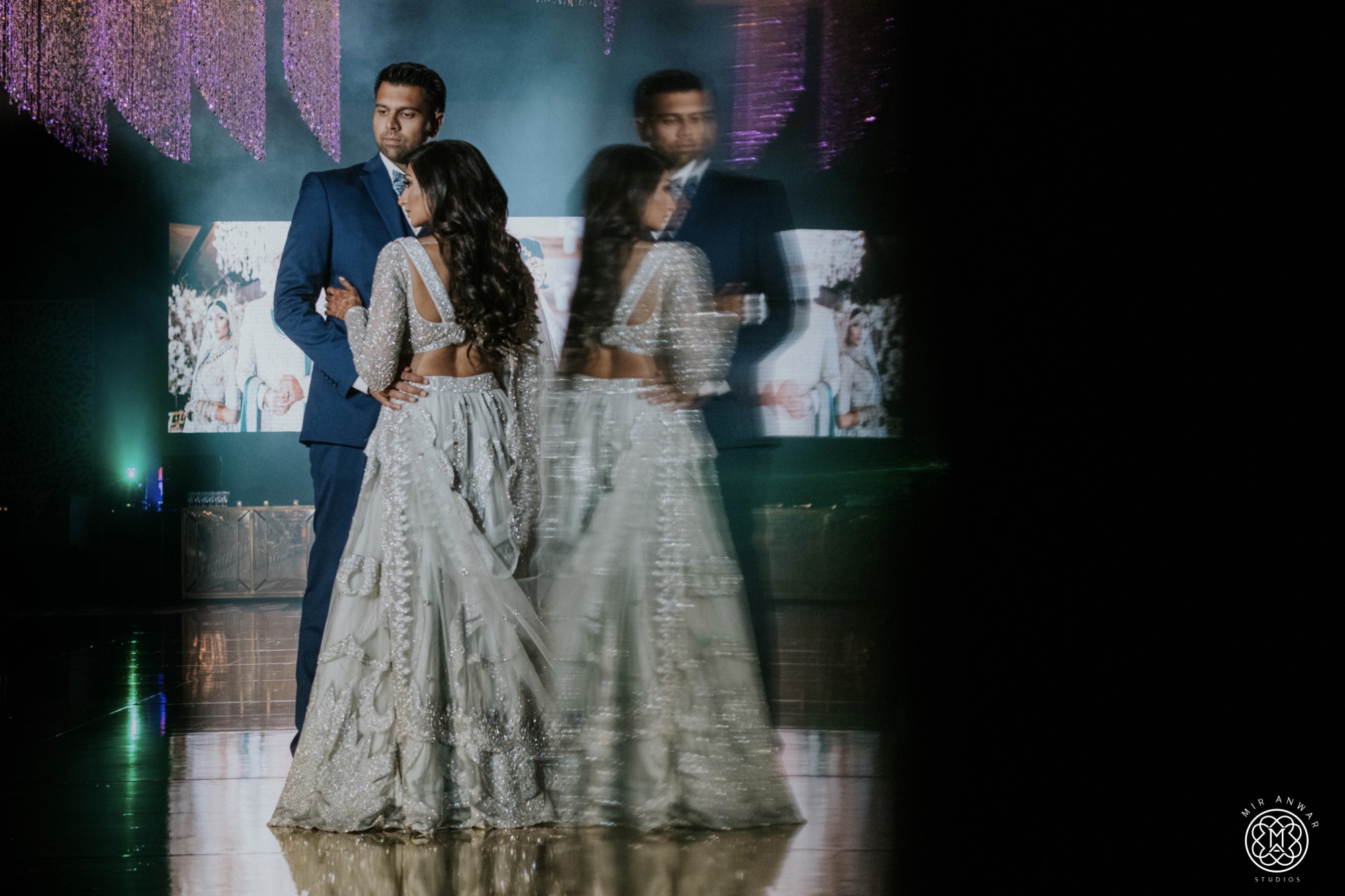 Las Vegas Nightclub Comes to Life in Dallas for This Dreamy Wedding, image size:2000x1333