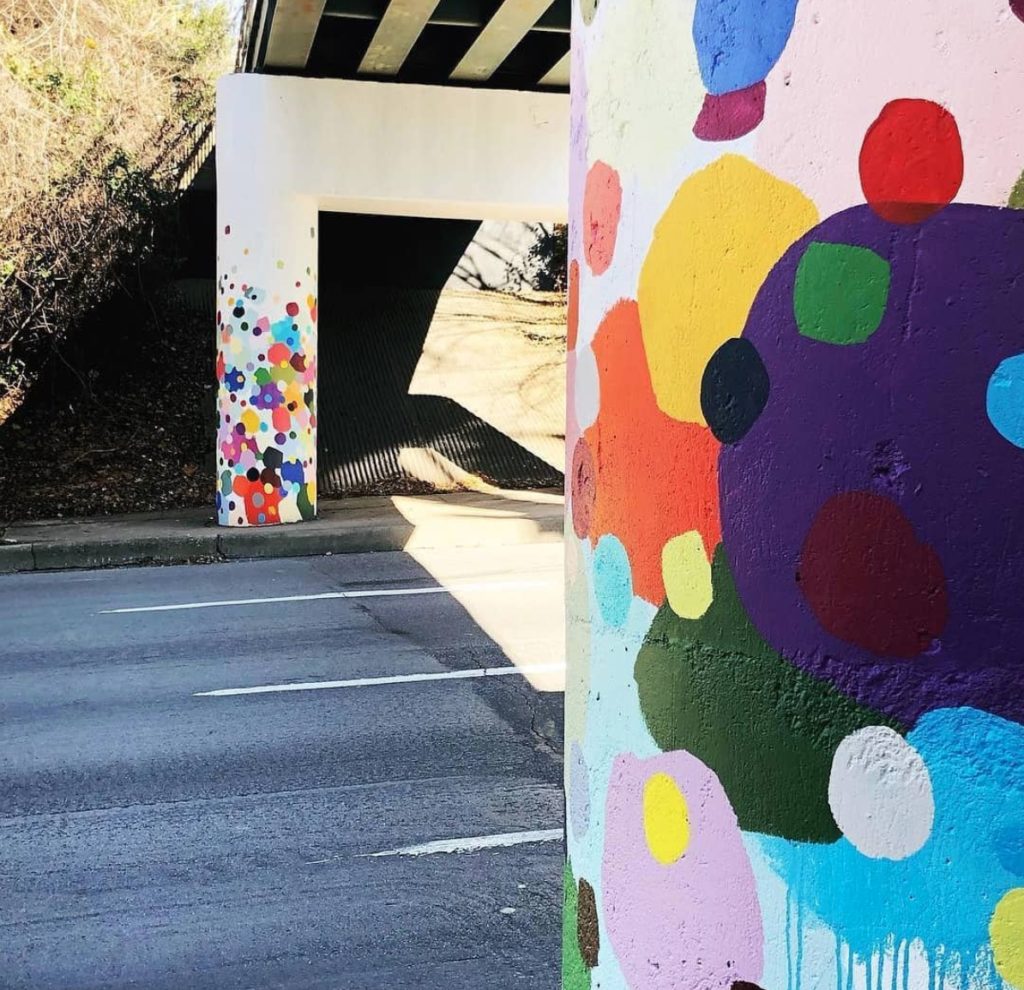 Colorful dots on Lemmon by Laura Mayberry. Courtesy of Uptown Dallas Inc.