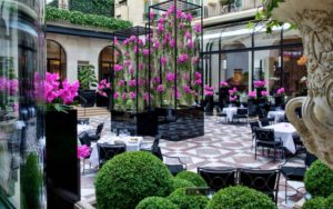 The always-spectacular inner courtyard of Paris’ George V helped the hotel earn top world ranking at Virtuoso Travel Week.
