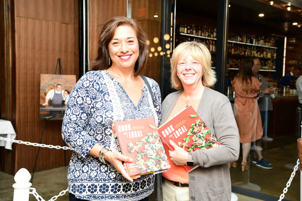 Suzanne Kolb, Maura Kolb (Photo by Daniel Ortiz)