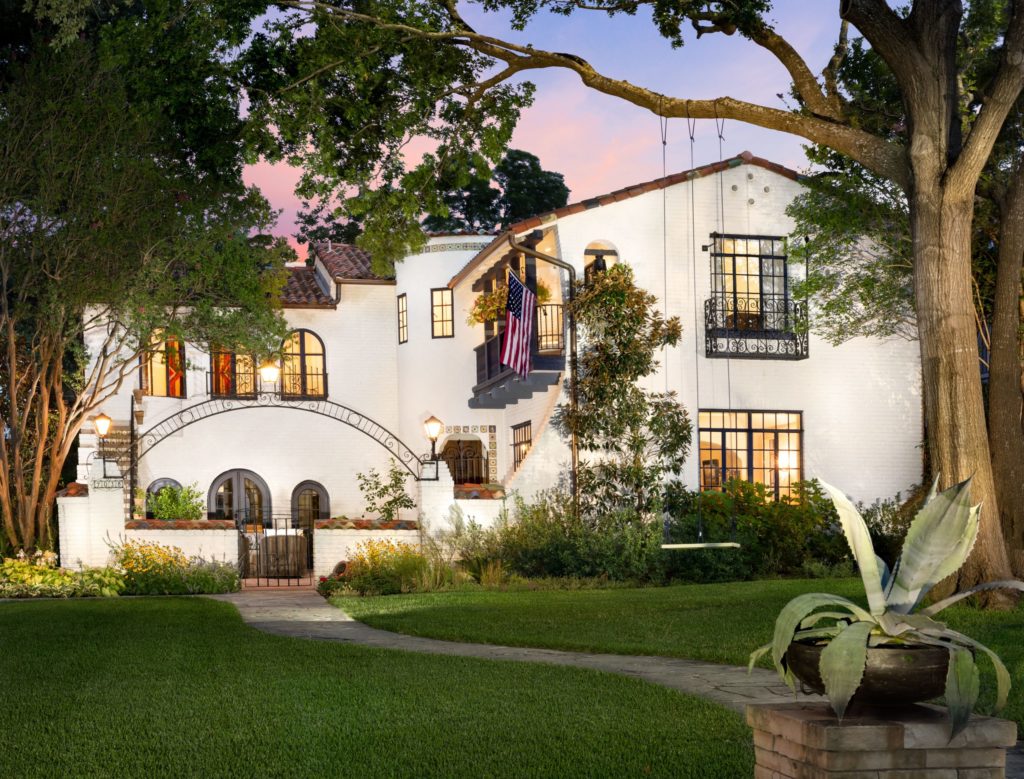7038 Lakewood (Photo by Jenifer McNeil Baker)