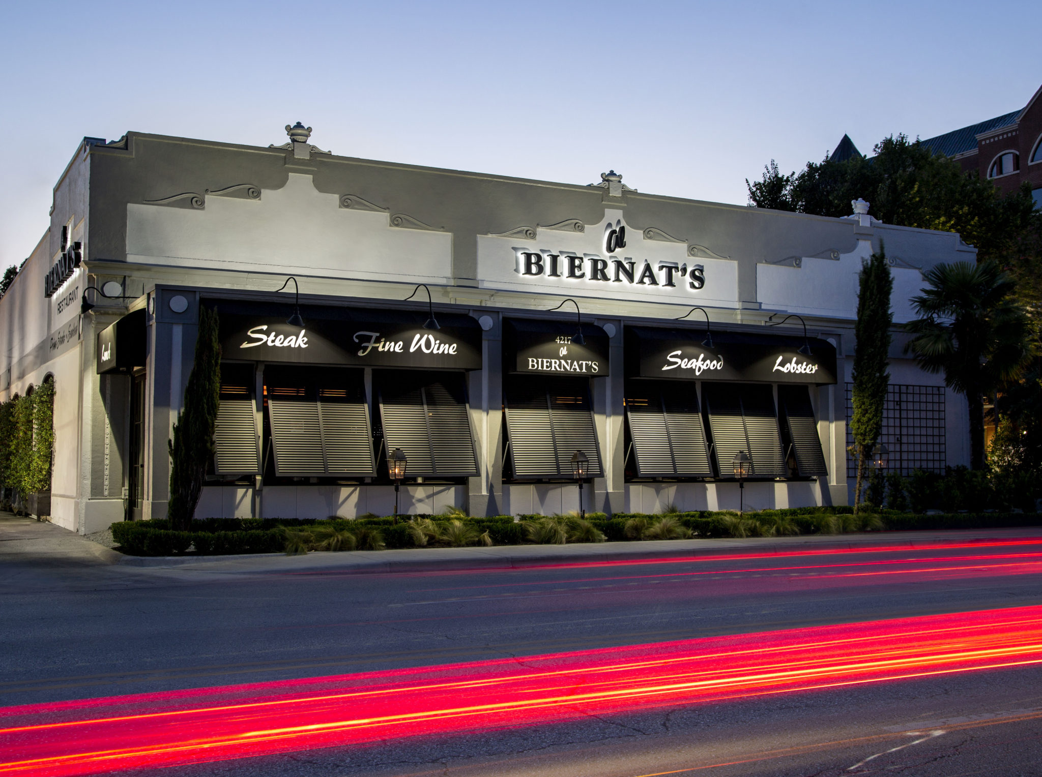 The old school facade of Al Biernat’s on Oak Lawn.