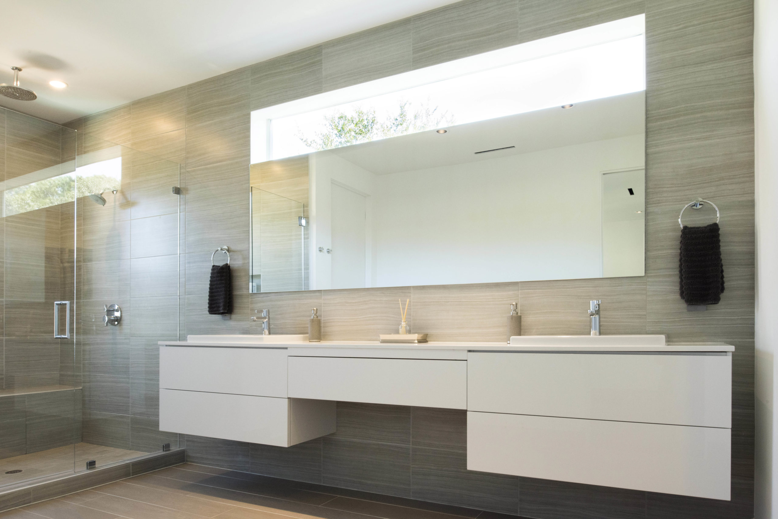 Houston-Modern-Home-Glen-Haven-Braeswood-07-master-Bath