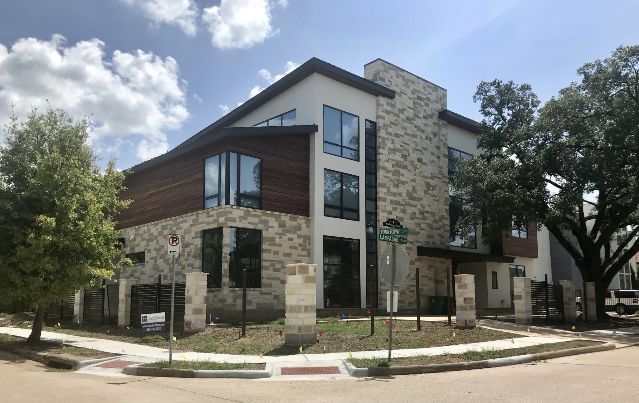 Lampasas Street, Collaborative Design Group (Photo by Felix Sanchez)