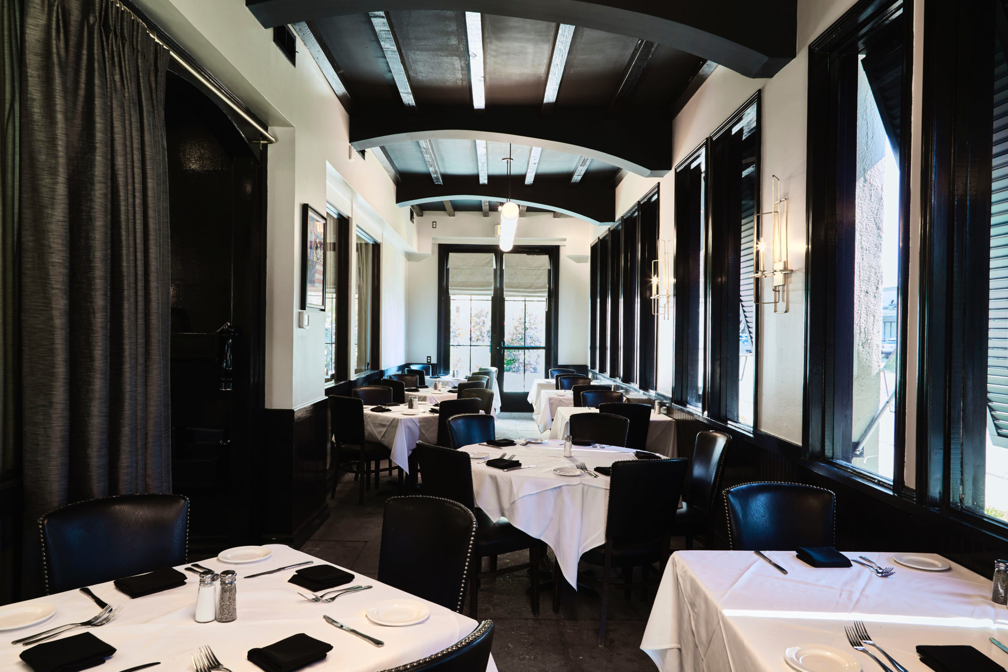 Al Biernat’s offers a private dining room experience for you and your guests.