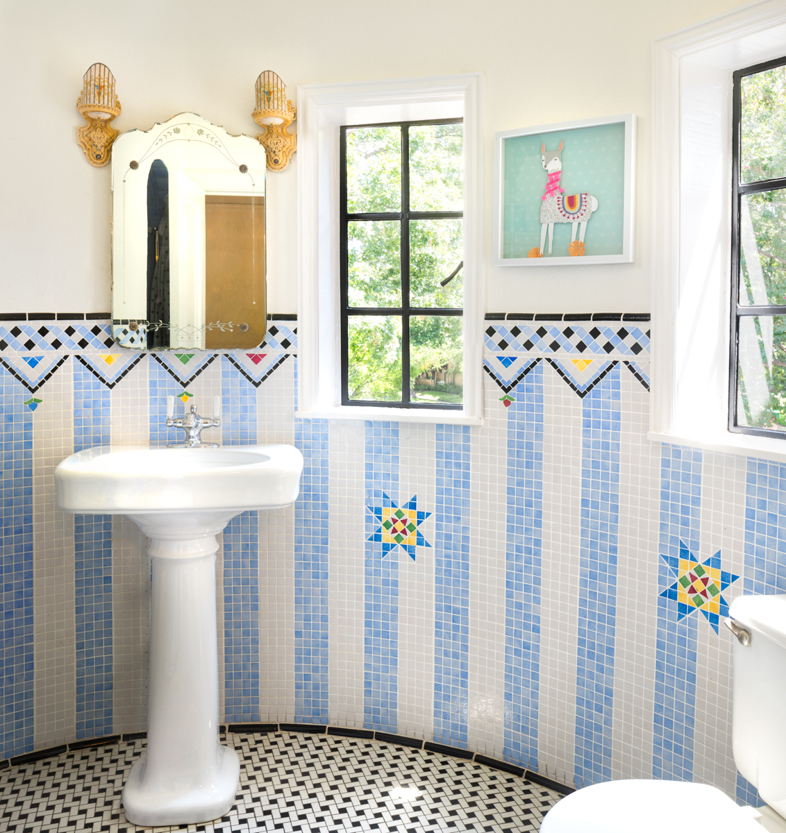 7038 Lakewood (Photo by Jenifer McNeil Baker)