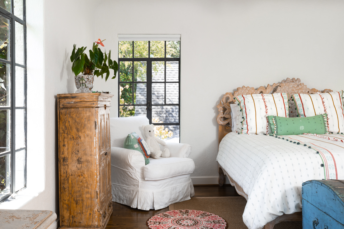 7039 Lakeshore (Photo by Jenifer McNeil Baker)