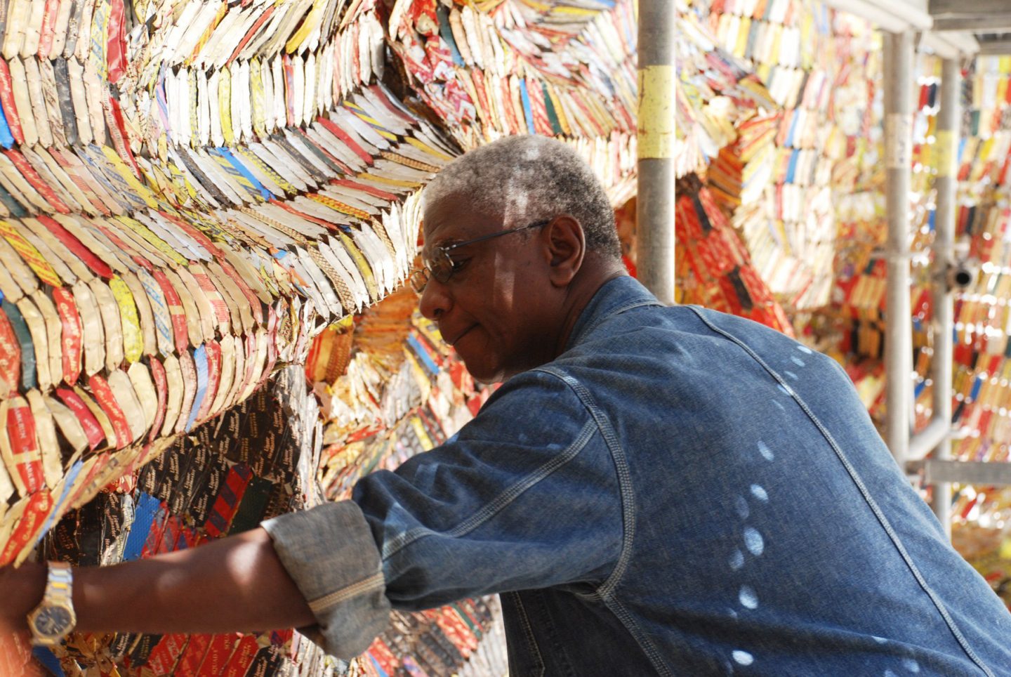 An El Anatsui tapestry will add energy at the entrance of the MFAH Kinder Building Cruz-Diez tunnel. (Courtesy the artist)