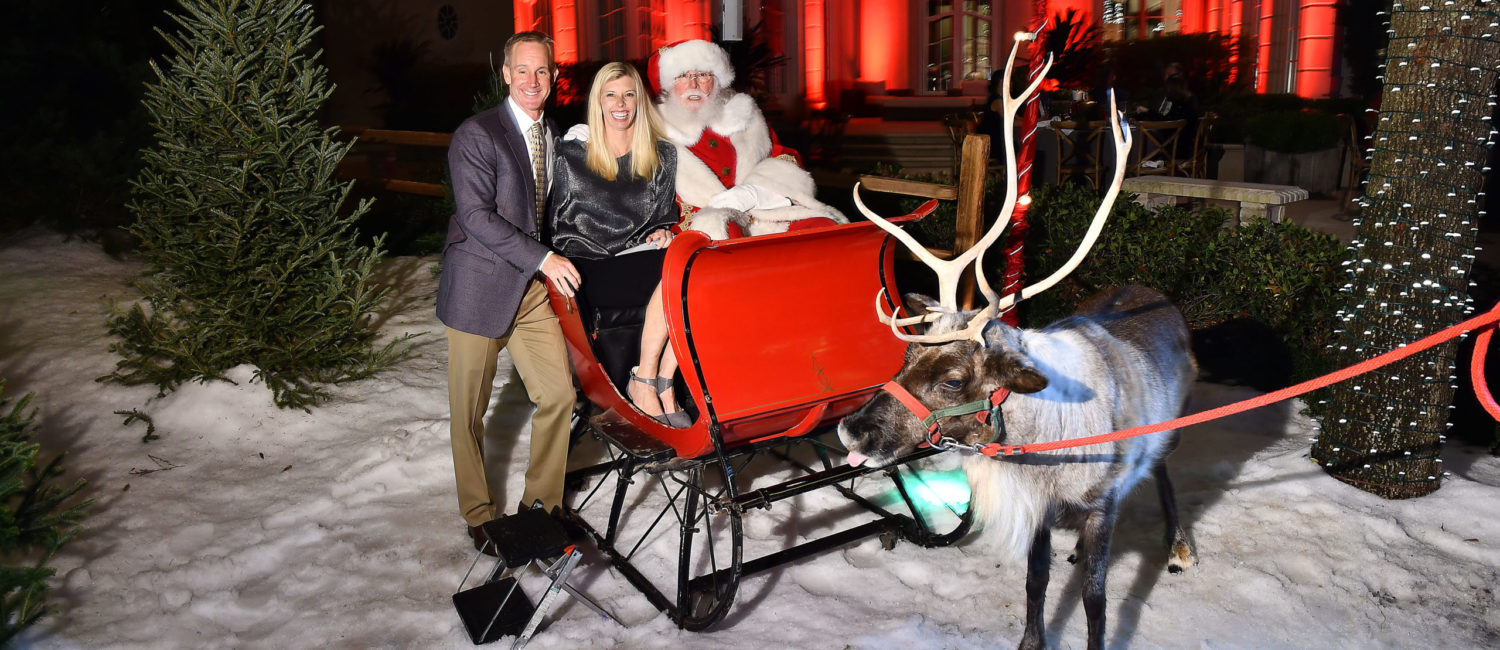102SantasElves2019 (Photo by Dave Rossman)