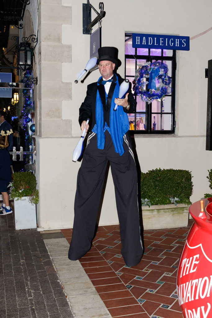Holiday fun outside Hadleigh's (Photo by WJN Photo)