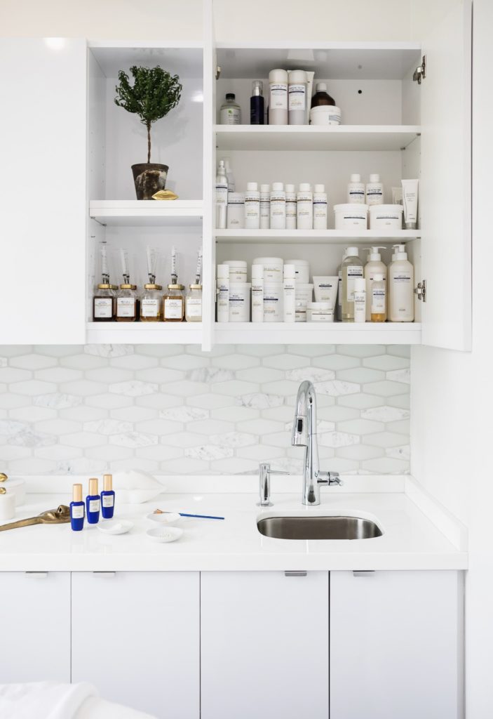 Michelson is the only aesthetician in Houston to offer the Medical Beauty Research and Biologique Recherche lines for her discerning clientele. 