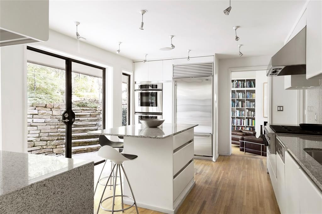 A classic, mid-century kitchen, modernized for 2020. (Photo by Compass Real Estate )