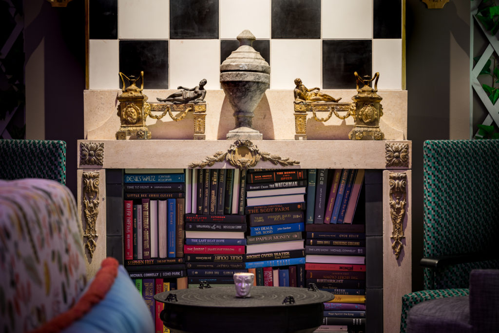 Bar Charles is a comfortable and fun place to have a drink before dinner. (Photo by Manny Images)