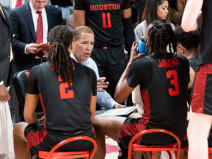 UH Kelvin Sampson huddle