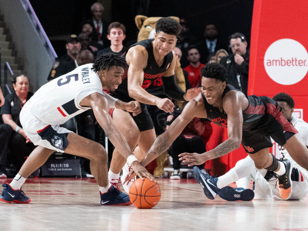 Kelvin Sampson's UH team always shows plenty of fight. (Photo by F. Carter Smith)