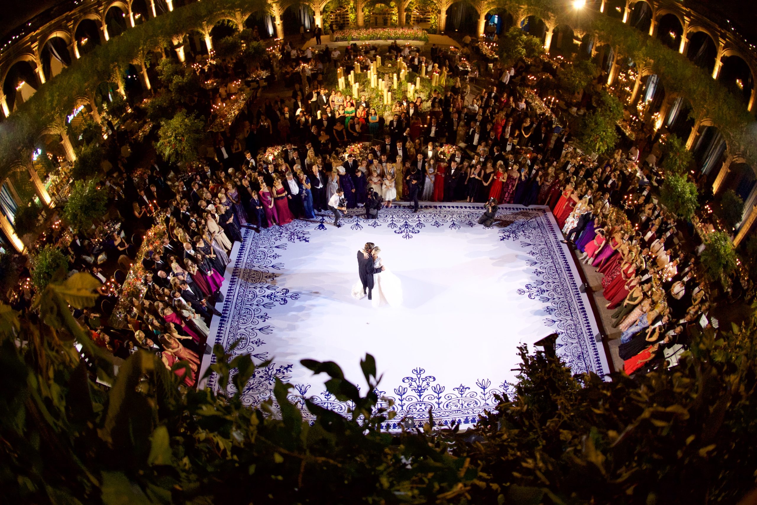 Dagney & Carlos Gómez del Campo share the first dance on the dance floor created specially for the couple