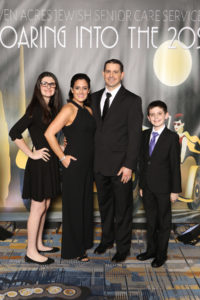 6 Layla Mueller Amy Yambra Mueller Gage Mueller Myles Mueller (Photo by Joe Vela)