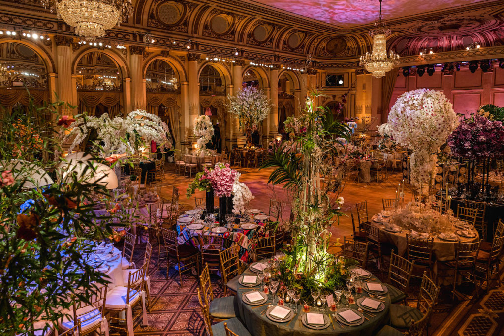 The New York Botanical Garden hosted the annual Orchid Dinner at The Plaza, benefiting the Garden and its renowned
botanical research programs.