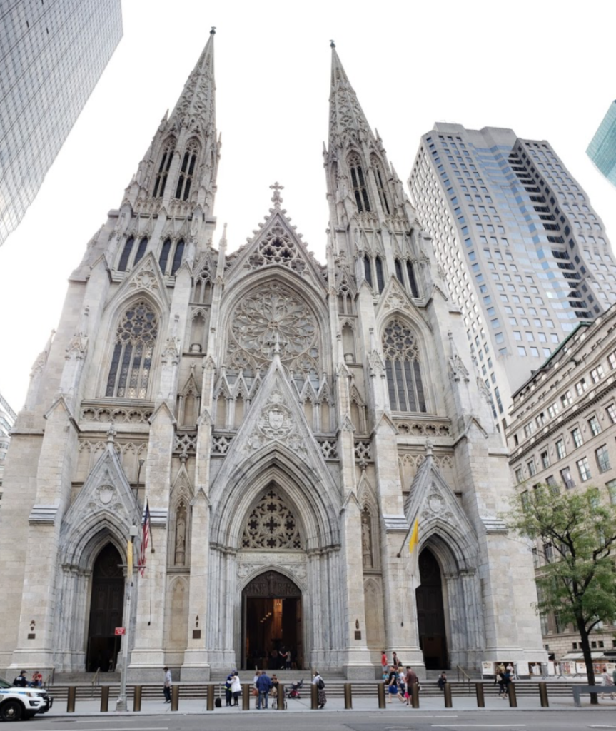 It was on the steps of New York's St. Patrick's Cathedral that Carlos Wheelock proposed to Luvi Gonzalez.