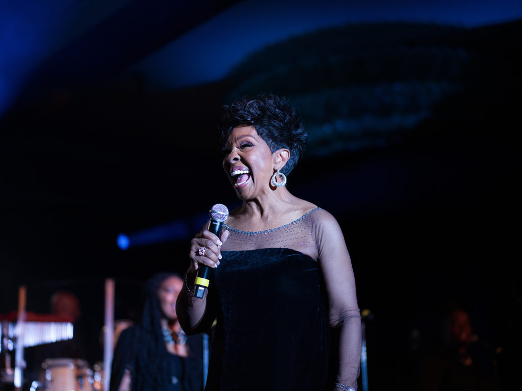 Gladys Knight has the crowd on its feet and singing along at the UST Mardi Gras Gala. (Photo by Daniel Ortiz)