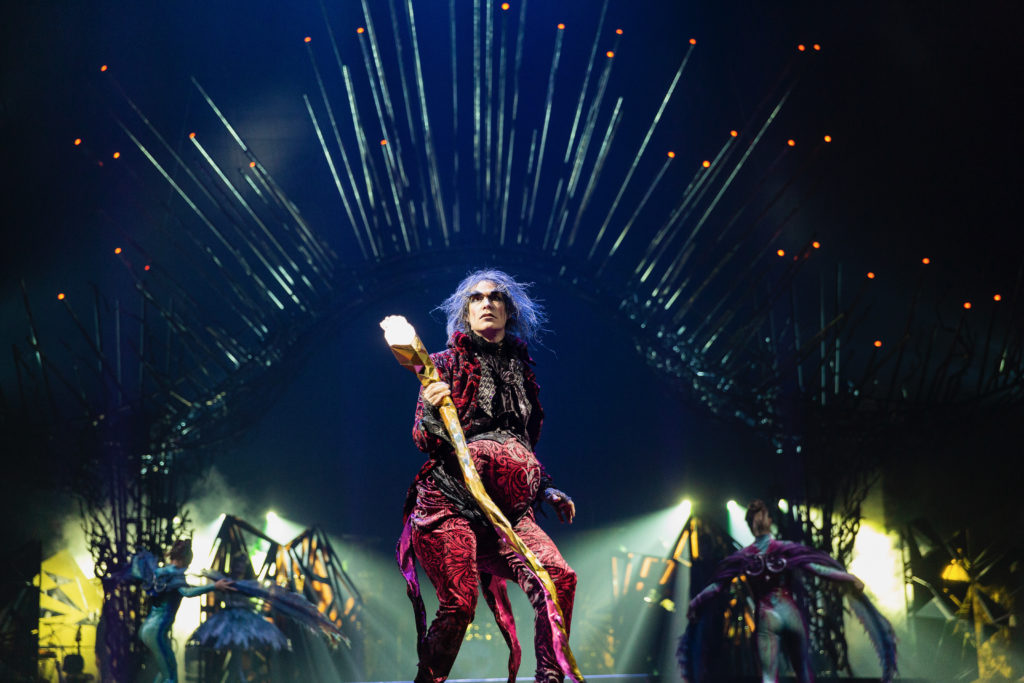 Mr. Fleur discovers it's not always good to be king. (Photo by Photos Marie-Andrée Lemire / Costumes Dominique Lemieux / Cirque du Soleil 2019 )