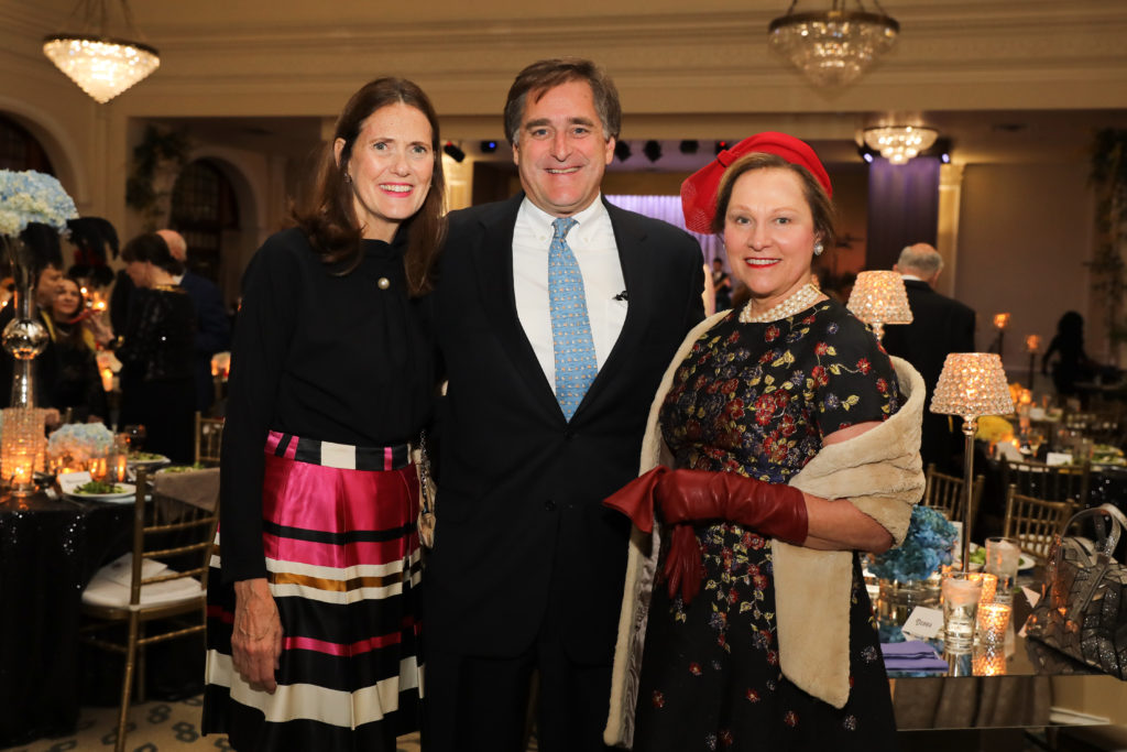 Sallie & George Alcorn, Minnette Boesel (Photo by Priscilla Dickson)