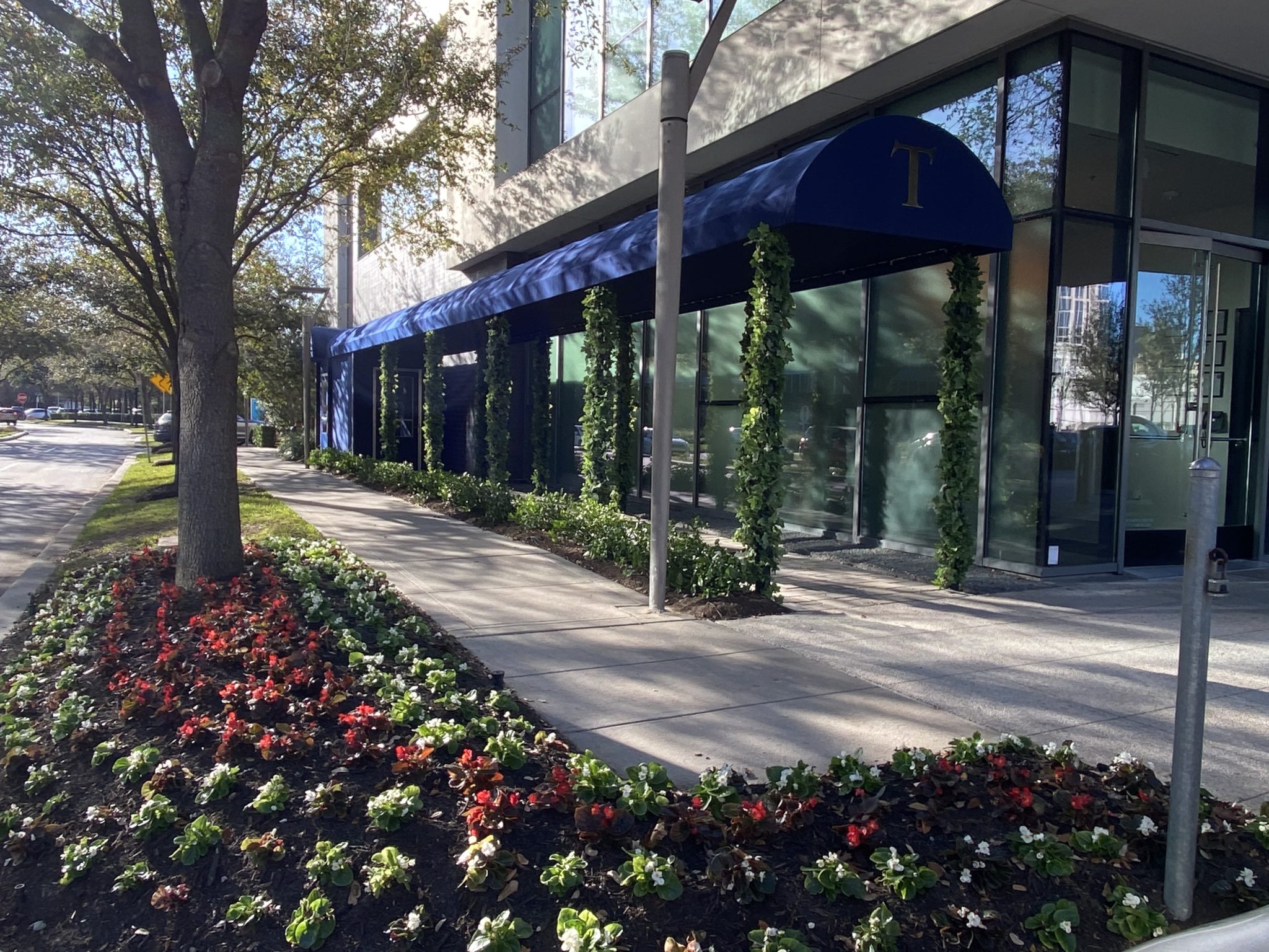 Inside Houston's New Restaurant Jewel — Your First Look Around Turner's