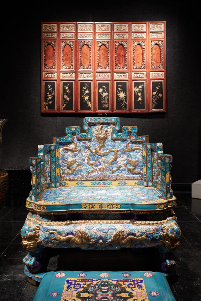 A rare cloisonné throne from the Qing Dynasty. (Photo by Pär Bengtsson)
