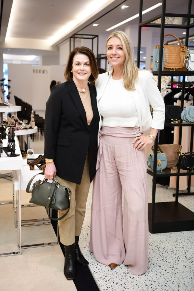 Ruth Davis, Megan Hotze (Photo by Daniel Ortiz)