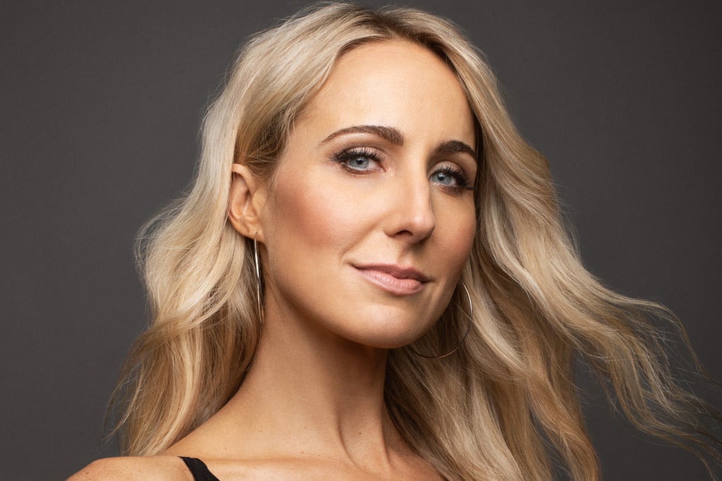 nikki glaser