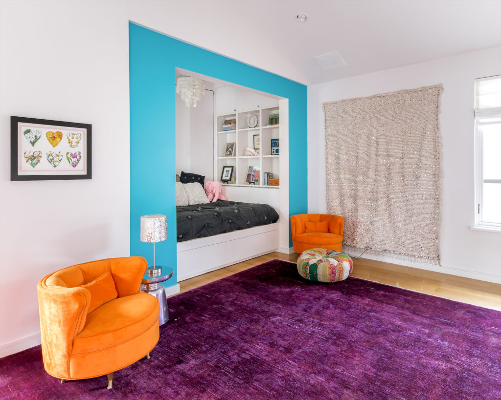 A teen dream room.