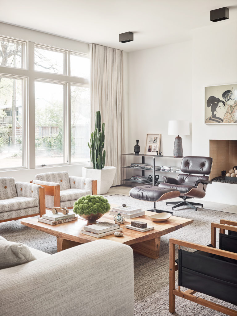 A breezy living room in Chad Dorsey’s laidback ‘Surf Shack’ in Forest Hills. (Photo by Stephen Karlisch) 