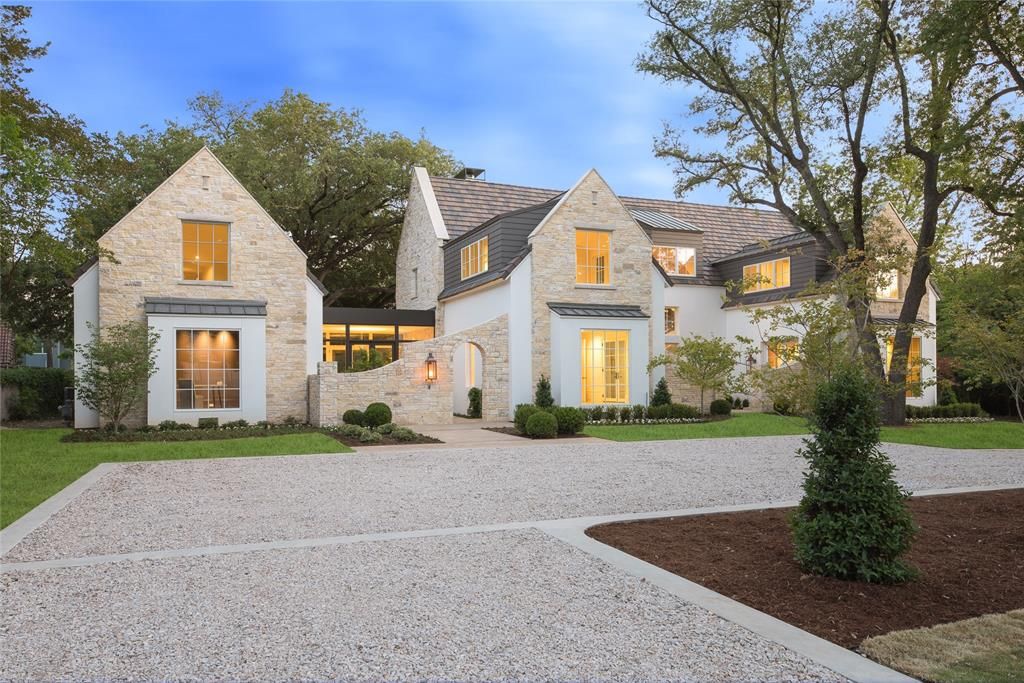 5142 Stonegate Road in Bluffview was developed by Dahn Custom Homes and executed by More Design. (Photo by Compass Real Estate)