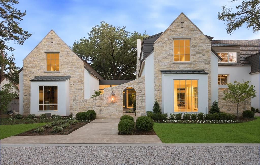 452699522-1 Dallas bluffview real estate (Photo by Compass Real Estate)