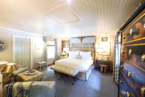 Rooms – Lady Bird Johnson suite