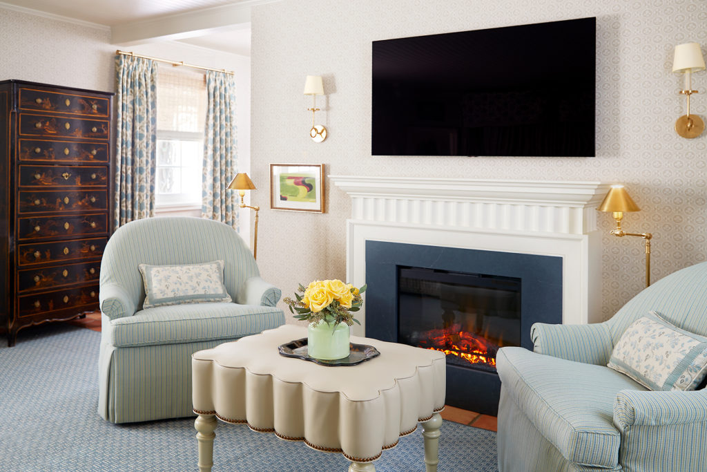 The sitting area in a bedroom of the Lady Bird Johnson suite. (Photo by Lake Austin Spa Resort)