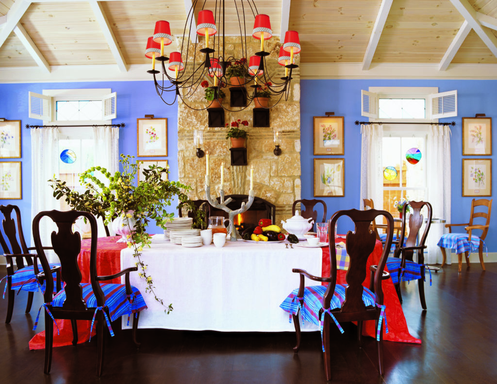 The Aster Cafe is a popular place for a casual lunch. (Photo by Lake Austin Spa Resort)