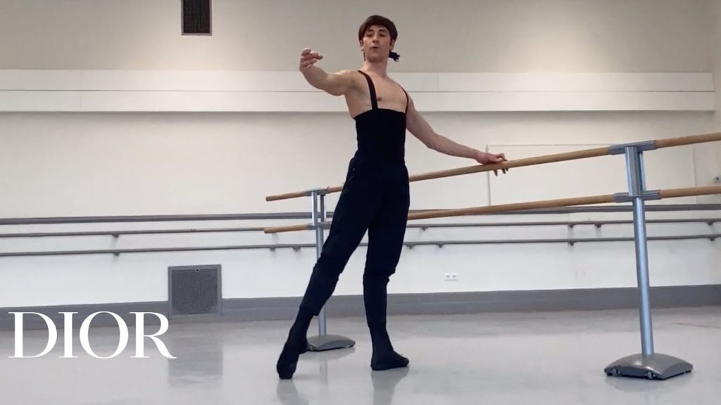 German Ballet Dancer Friedemann Vogel
takes Dior fans on a journey through the art of dance. 