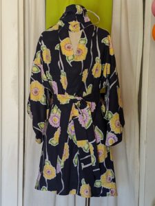 Kimono Zulu sunflower-inspired kimono with matching mask and belt